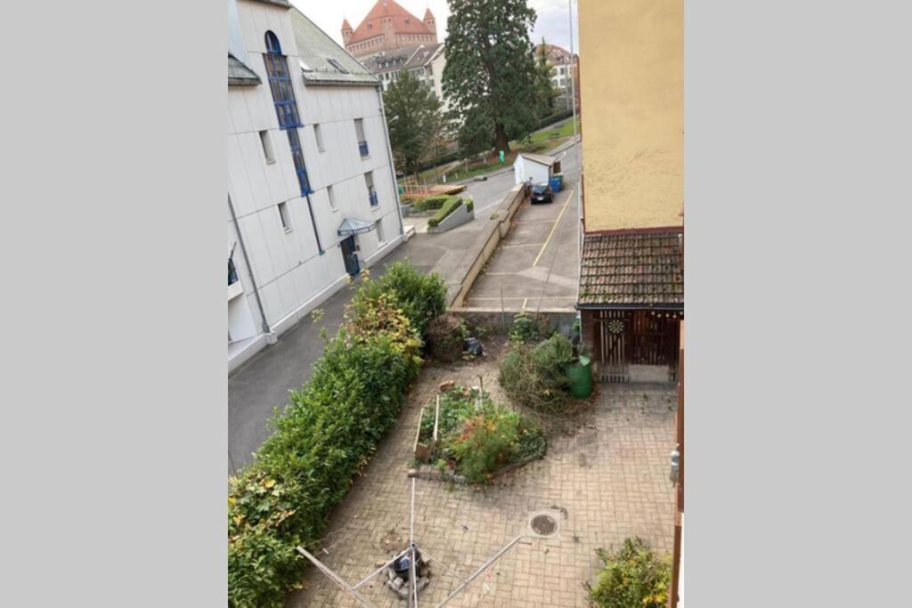 Parking & Appartement 2 Pieces Sans Traffic Lausanne Bagian luar foto