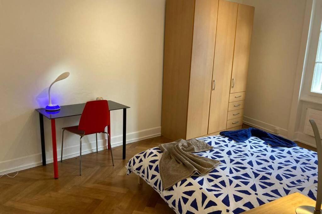Parking & Appartement 2 Pieces Sans Traffic Lausanne Bagian luar foto