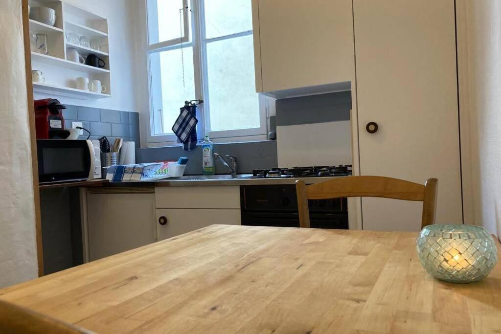 Parking & Appartement 2 Pieces Sans Traffic Lausanne Bagian luar foto
